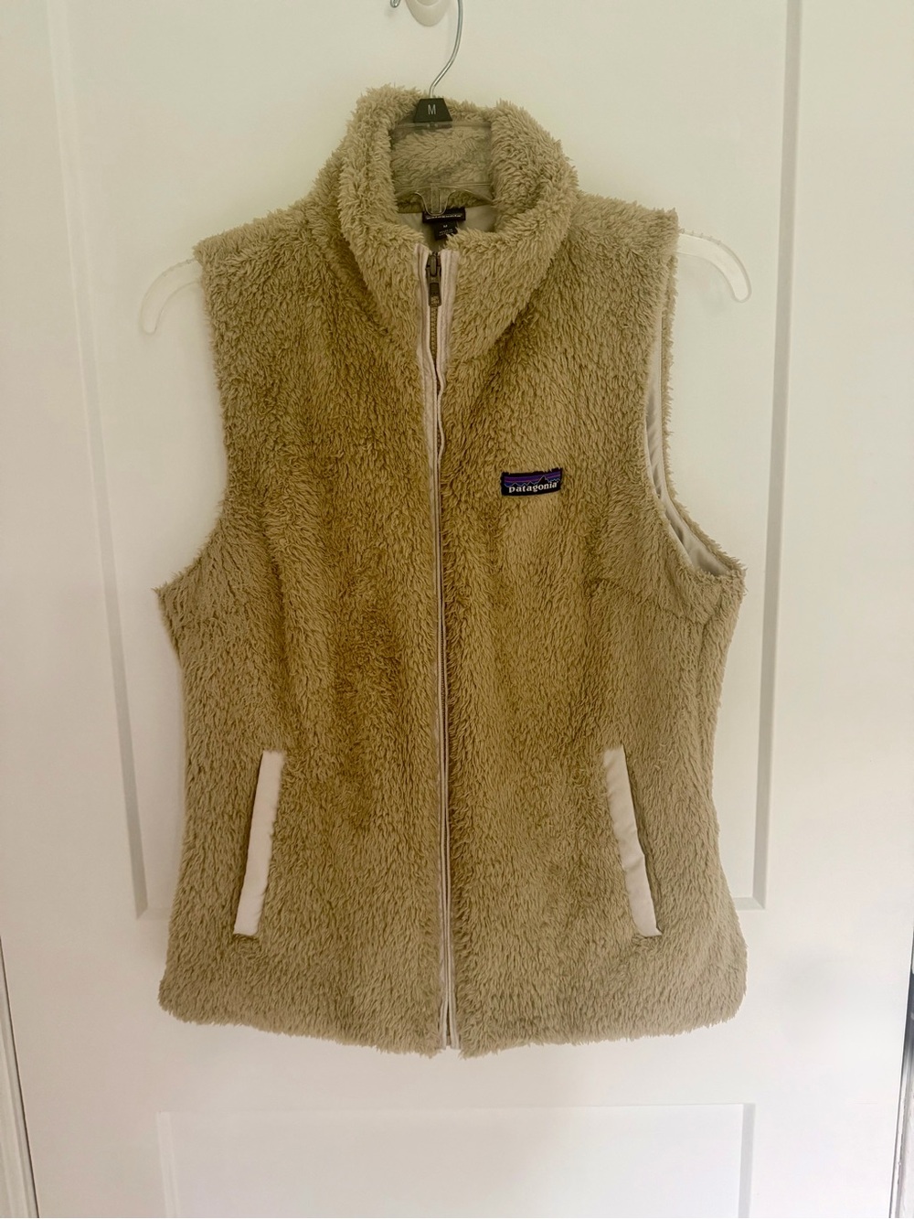 Patagonia Women’s Sherpa Vest in Beige